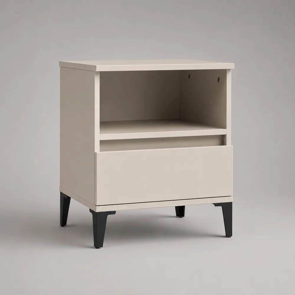 Comodino rettangolare 45 cm x 40 cm x 55 cm MDF laccato beige con vano a giorno e cassetto gambe in metallo nero